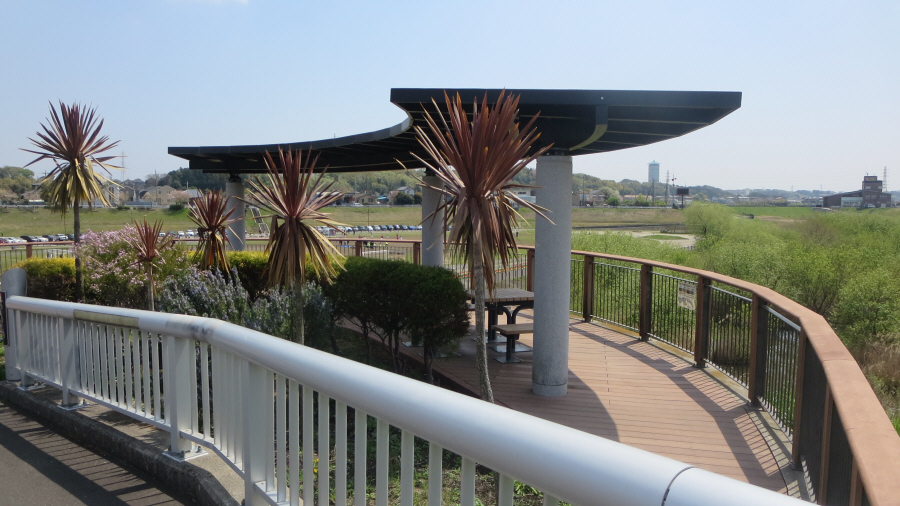 鷺舞橋　橋詰広場