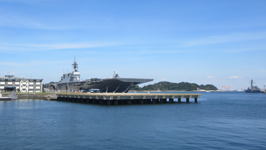 護衛艦(空母)かが