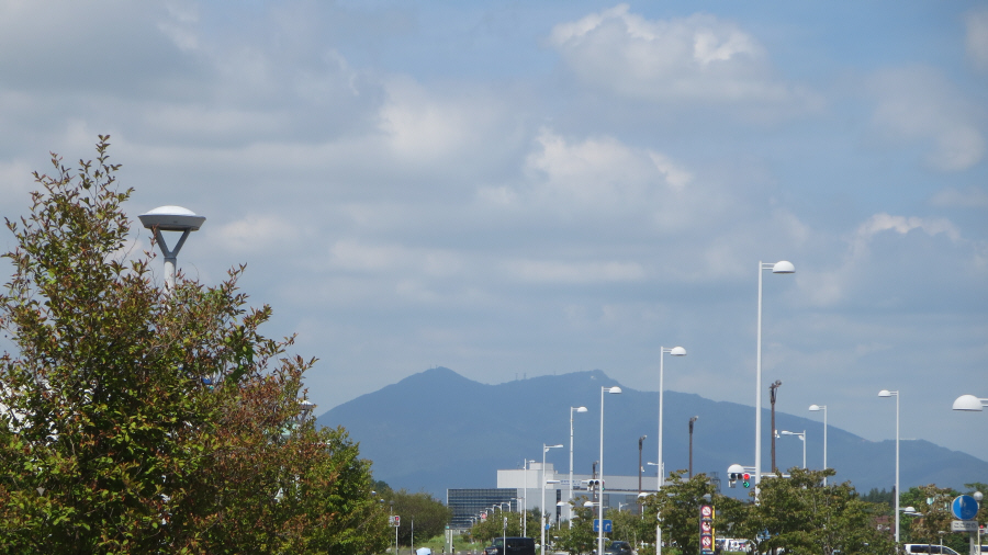 研究学園駅から筑波山