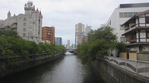 目黒川　太鼓橋から