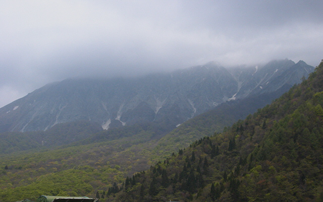 鍵掛峠から大山南壁