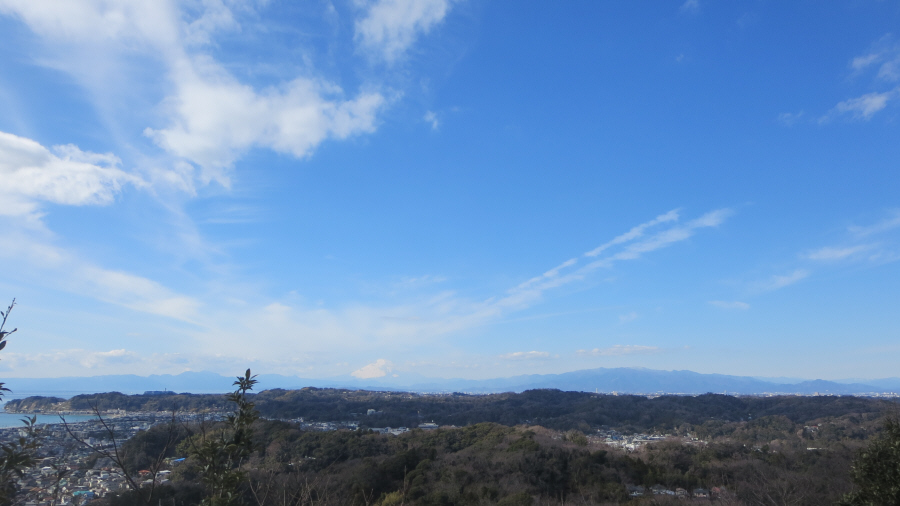 衣張山山頂から