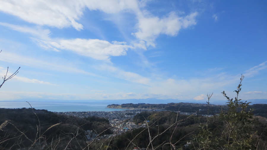 衣張山山頂から